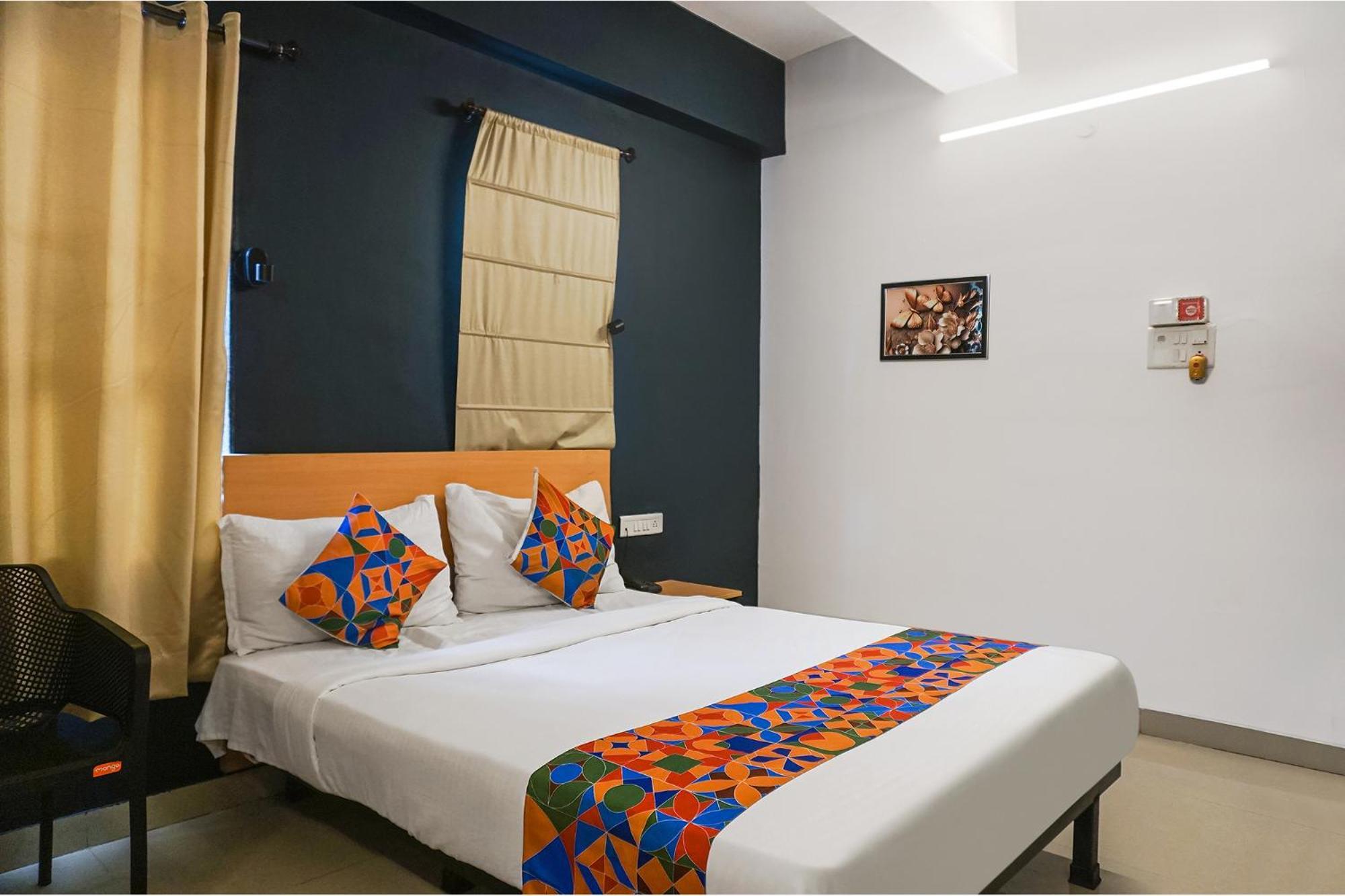 Fabhotel Aura Homes - Nr Khandoba Mandir Pimpri-Chinchwad Exterior photo