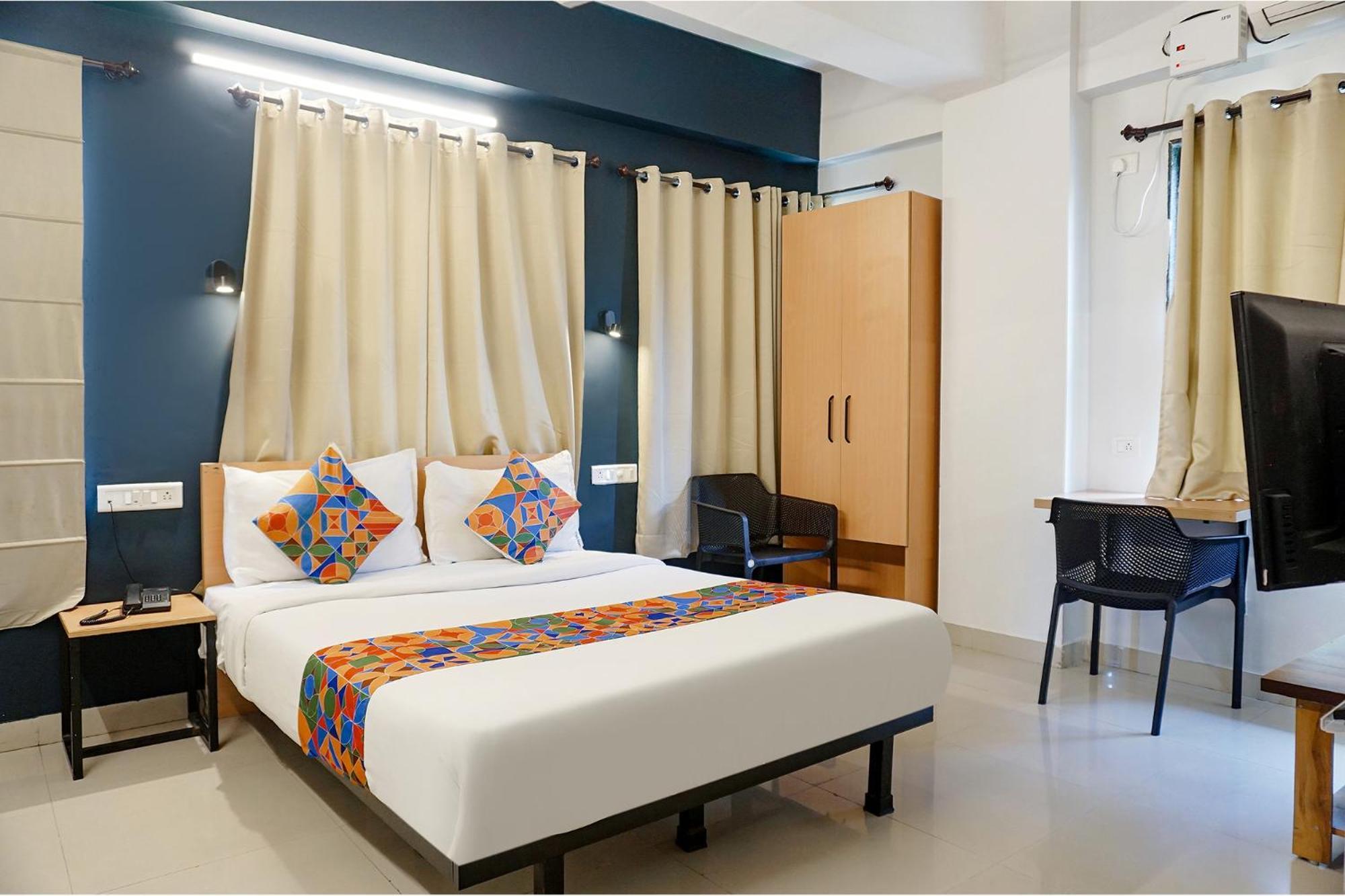 Fabhotel Aura Homes - Nr Khandoba Mandir Pimpri-Chinchwad Exterior photo