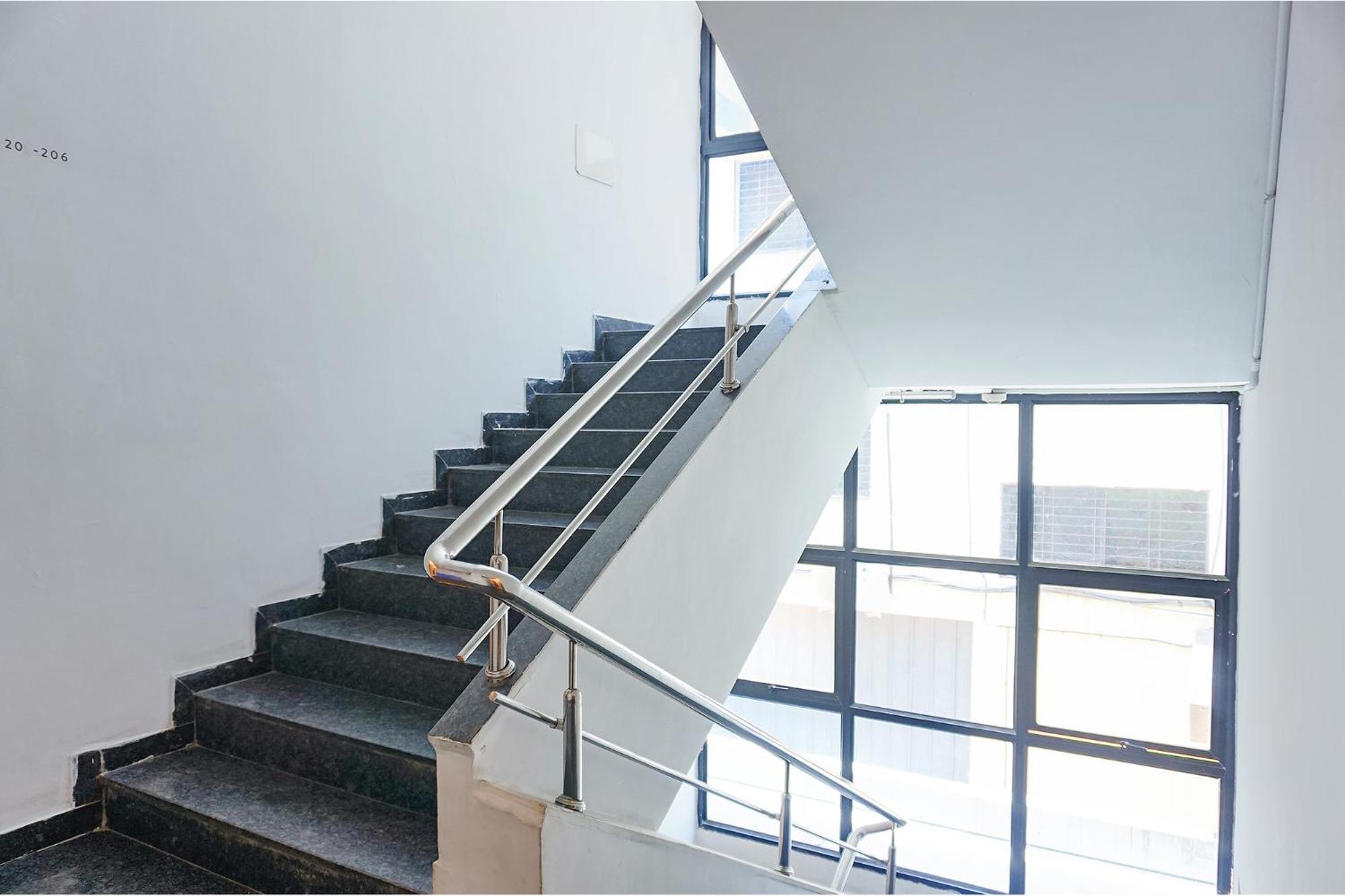 Fabhotel Aura Homes - Nr Khandoba Mandir Pimpri-Chinchwad Exterior photo