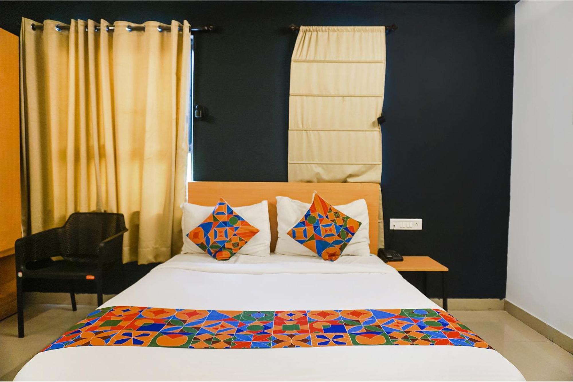Fabhotel Aura Homes - Nr Khandoba Mandir Pimpri-Chinchwad Exterior photo